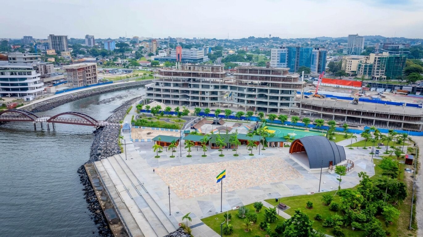 Vue du littoral, du quartier d’affaires et du port de Libreville